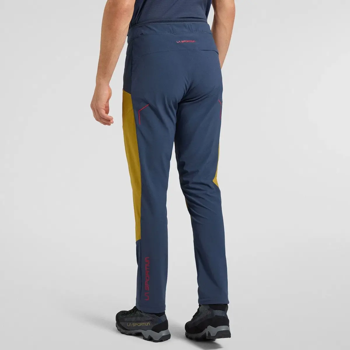 West Crest Hose M