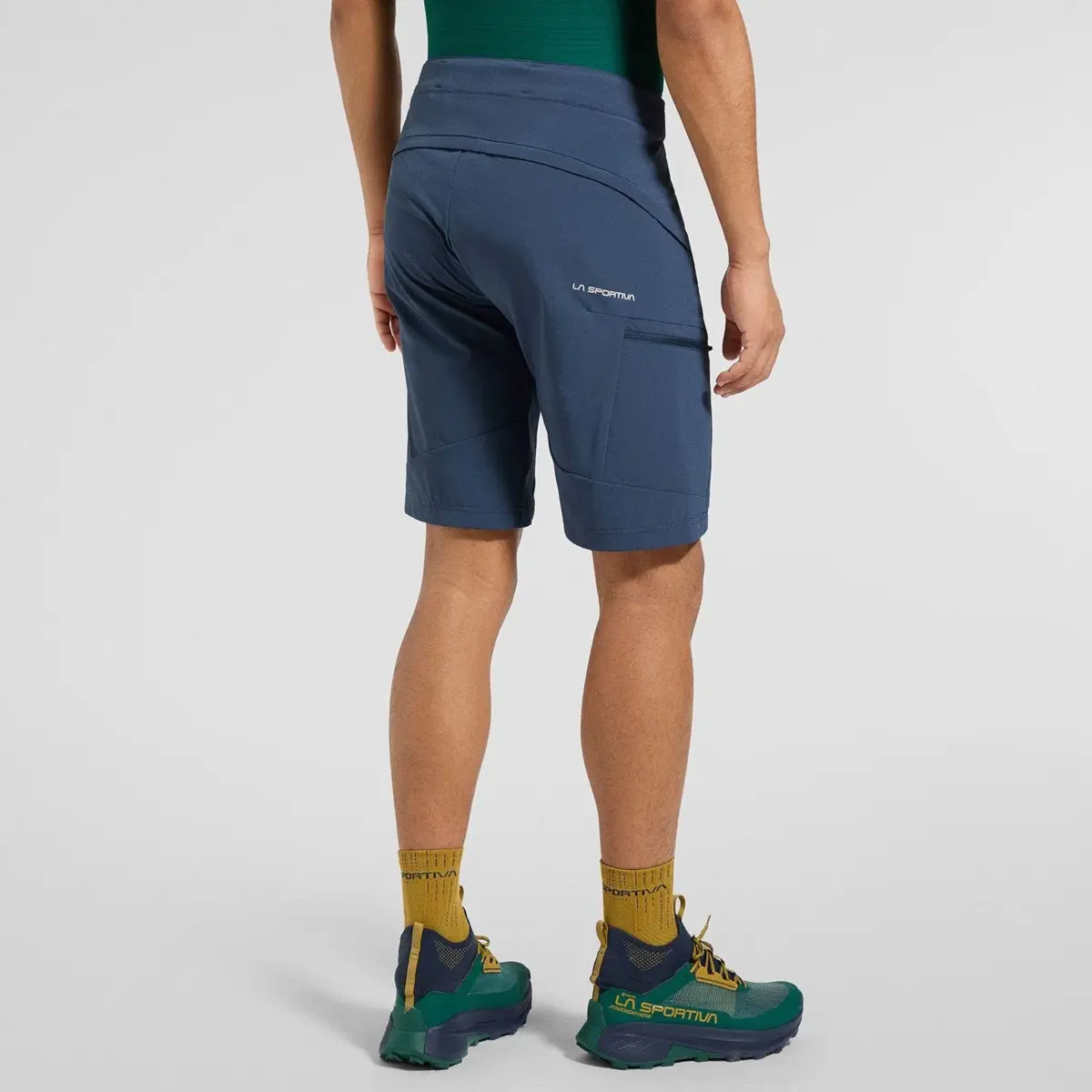 West Crest Shorts M